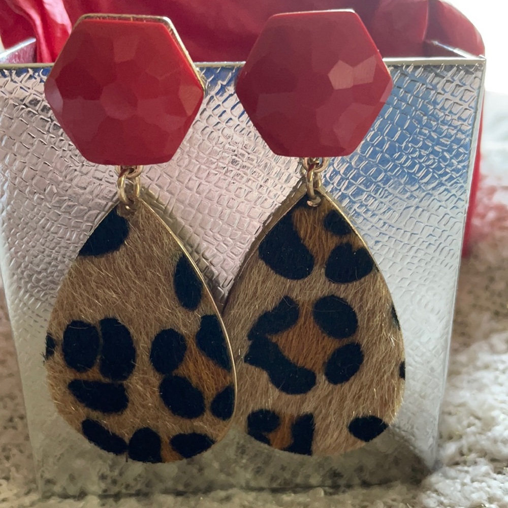 NYCO leopard drop earrings